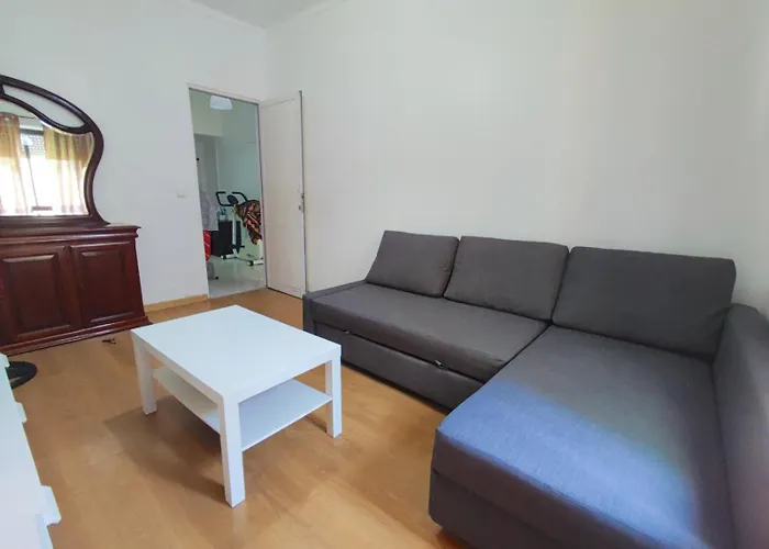 Laxuries Room For Rent