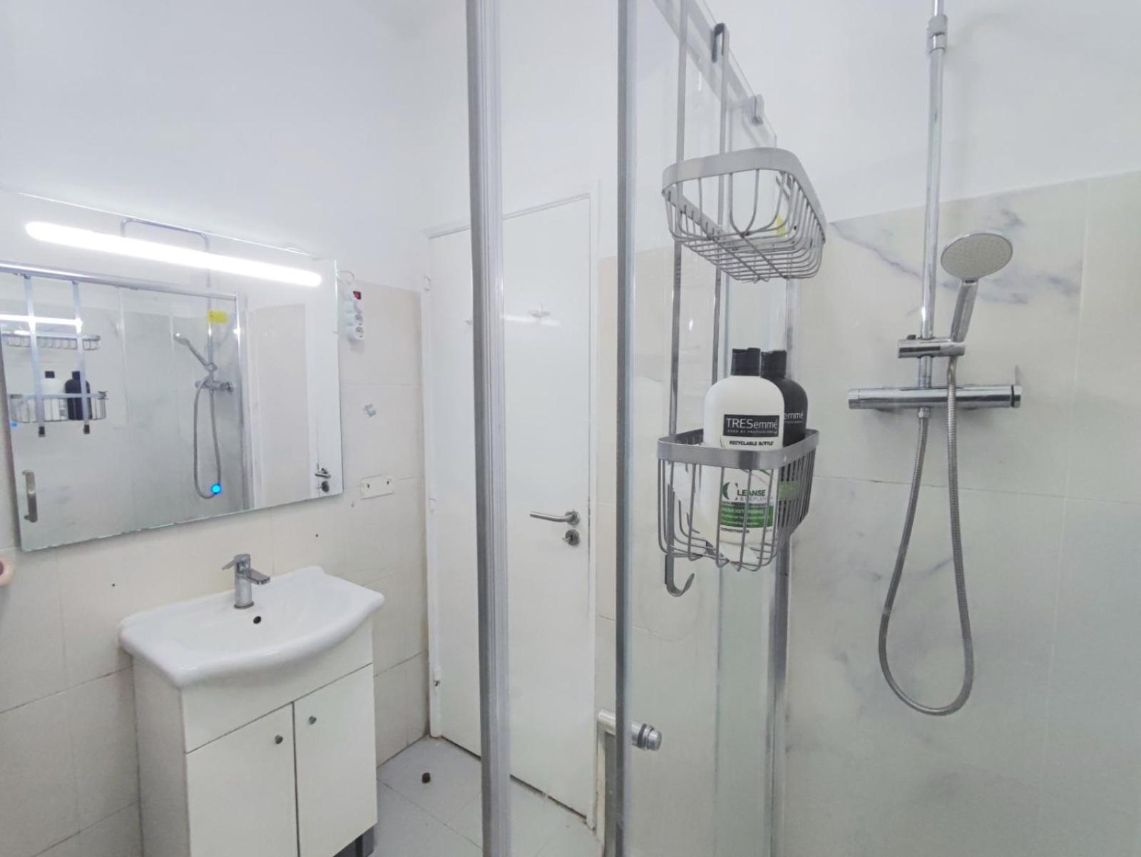 Laxuries For Rent Homestay *